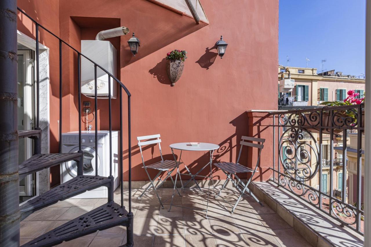La Casa Dei Miei - Apt Con Terrazzo In Centro Napoli Eksteriør billede