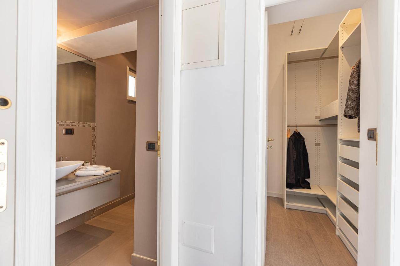 La Casa Dei Miei - Apt Con Terrazzo In Centro Napoli Eksteriør billede